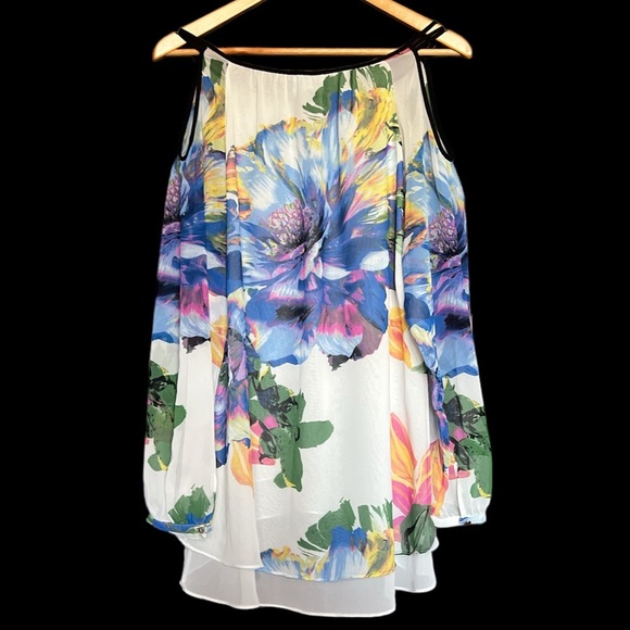 Frank Lyman Design Chiffon floral top - Picture 3 of 7